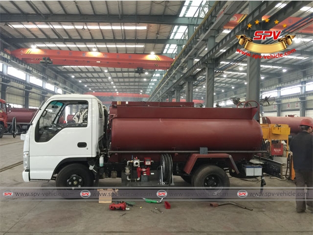 Mini mobile refueling tank trucks ISUZU (Capacity: 3,000 liters) are on manufacturing in SPV workshop